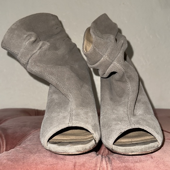 Chinese Laundry Laurel Booties - Picture 4 of 7